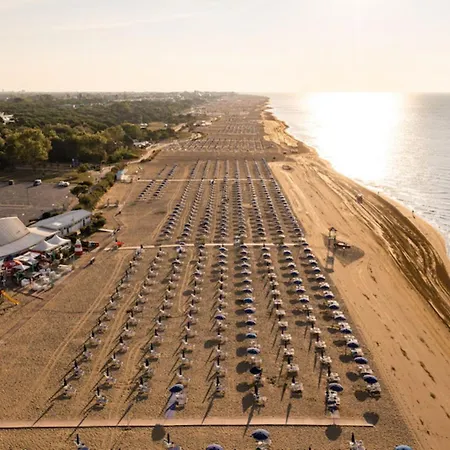 Cozy Flat In A With Swimming Pool Apartamento Bibione