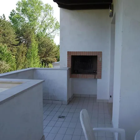 Apartamento Cozy Flat In A With Swimming Pool