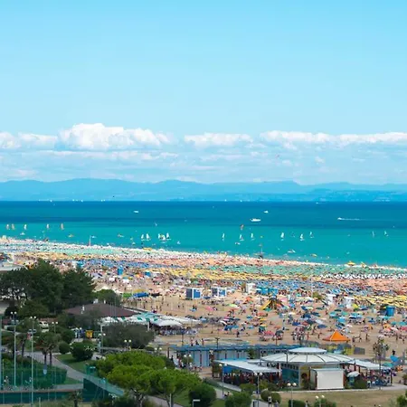 Apartamento Cozy Flat In A With Swimming Pool Bibione