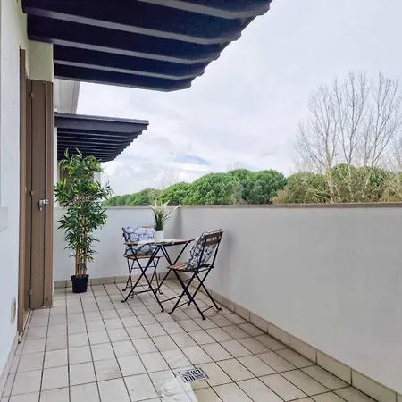 Apartamento Cozy Flat In A With Swimming Pool Bibione