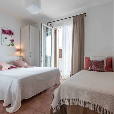 Apartamento Cozy Flat In A With Swimming Pool Bibione