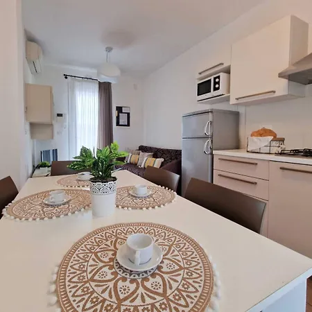 Cozy Flat In A With Swimming Pool Apartamento *