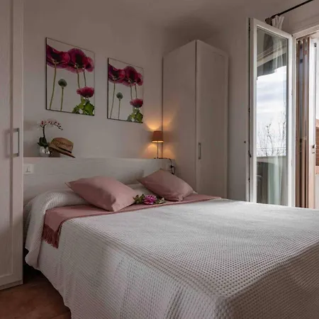 Apartamento Cozy Flat In A With Swimming Pool