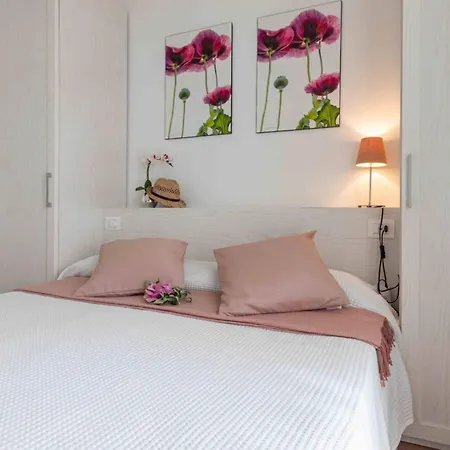 Cozy Flat In A With Swimming Pool Apartamento *